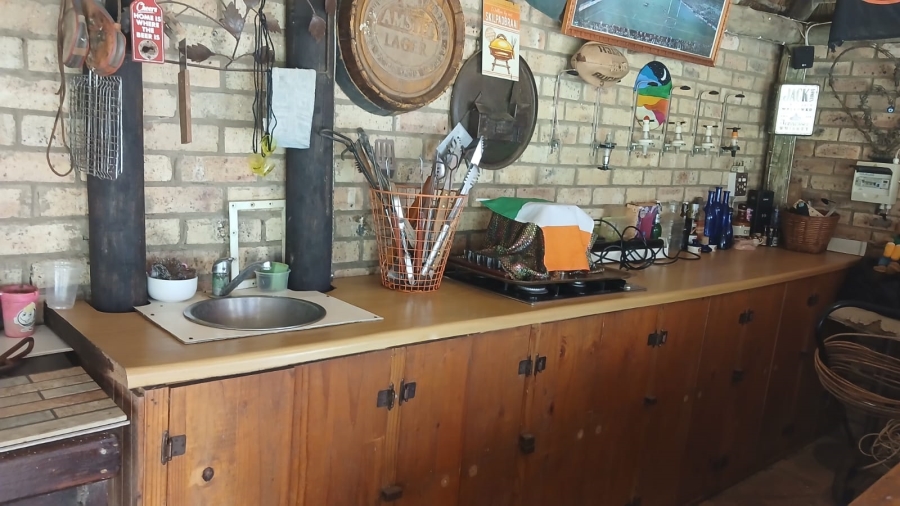 4 Bedroom Property for Sale in Bathurst Eastern Cape